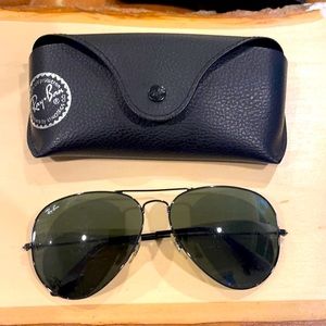 Ray-Ban Aviators - Black